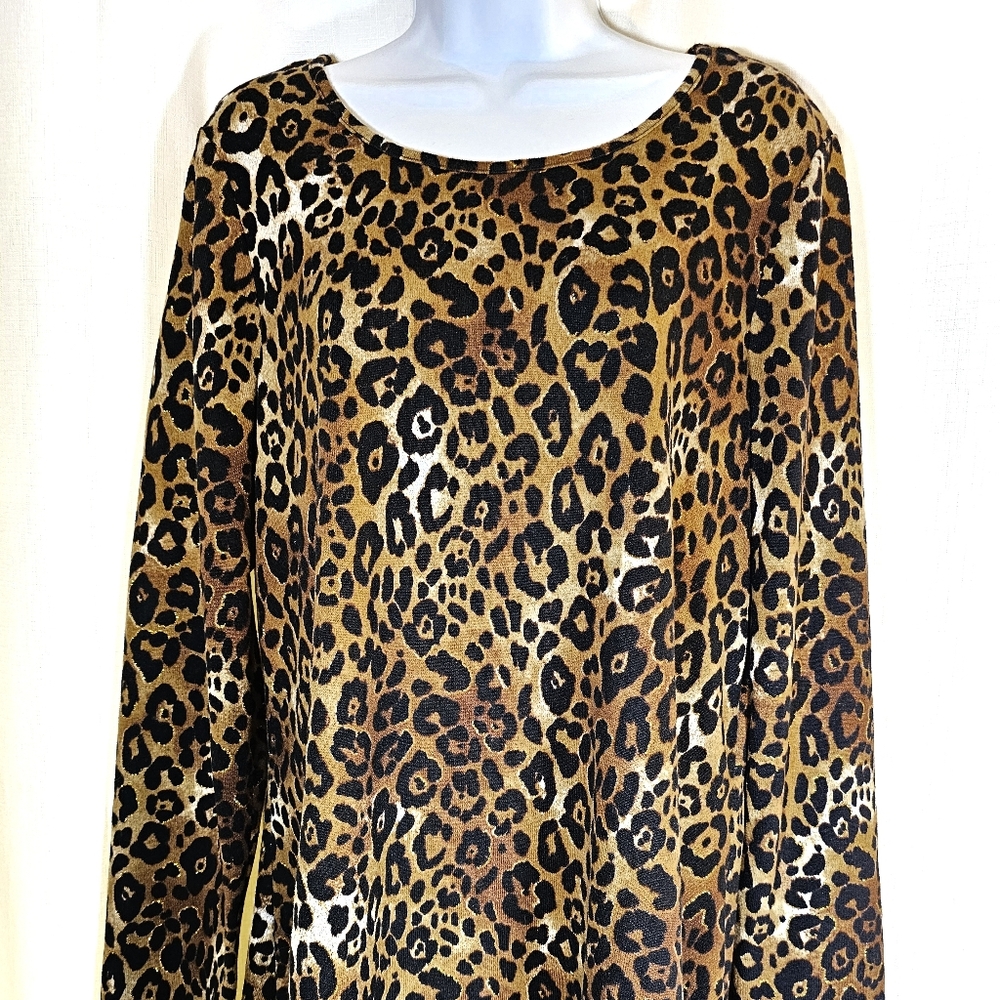 2/$20 Tacera L Leopard Tunic Top